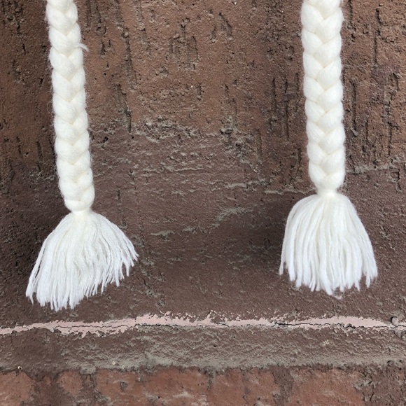 ❄️ Roots Winter Hat - Picture 3 of 4